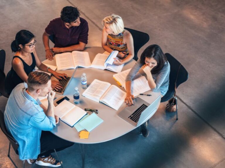 Faculdade a Distância de Pedagogia: Eduque com Excelência
