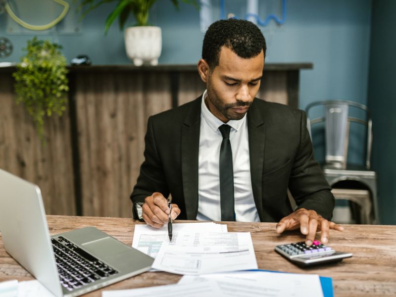 cursos que mais empregam em 2025