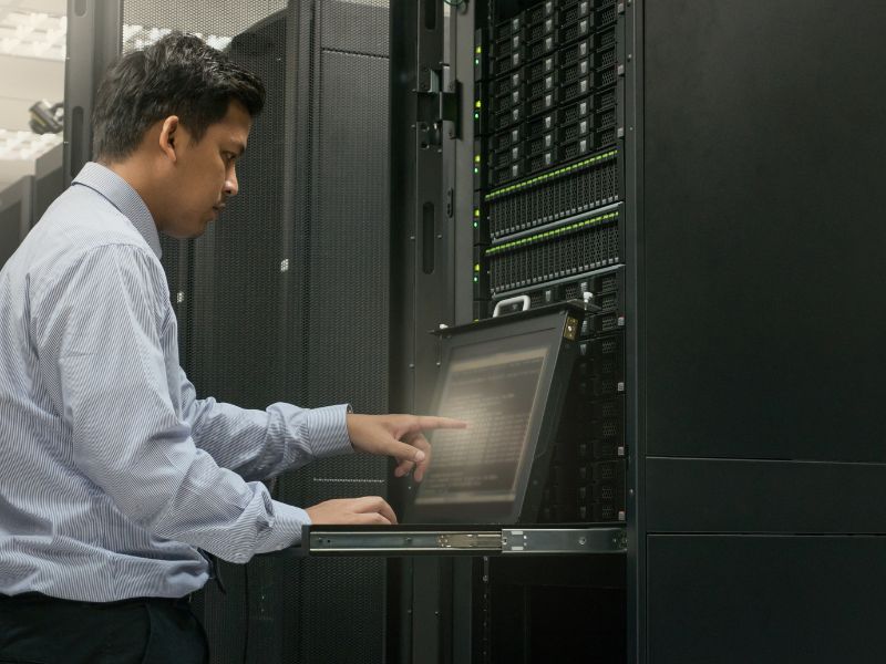 o que analise e desenvolvimento de sistemas faz em indústrias